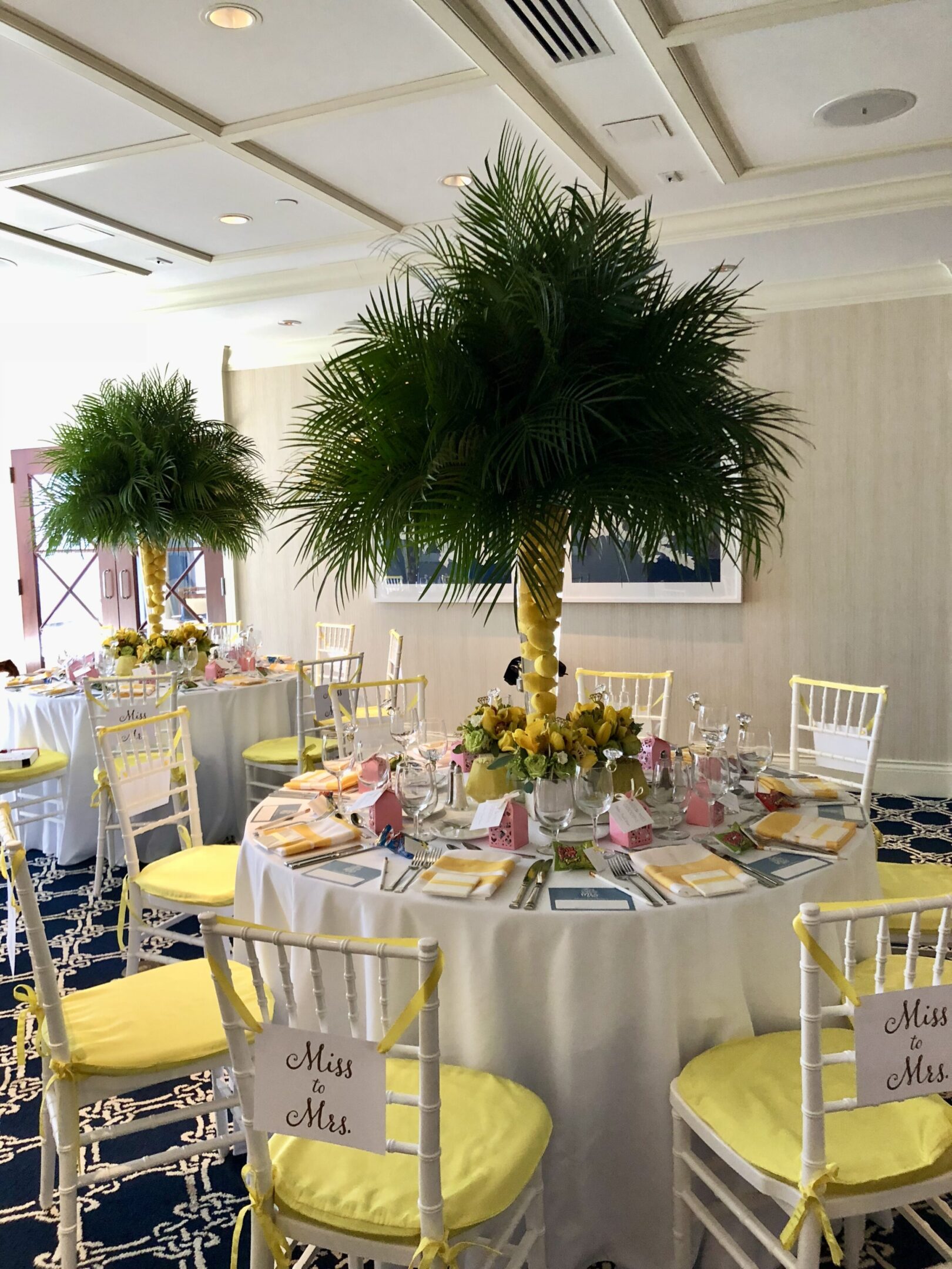 A table with chairs and tables in it